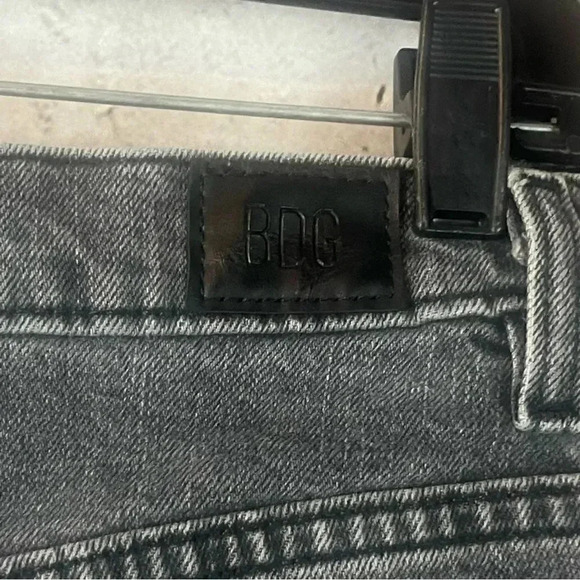 BDG Women's Mom High Rise Shorts Size 27 Gray Black Button Front Cotton Stretch - Picture 6 of 8